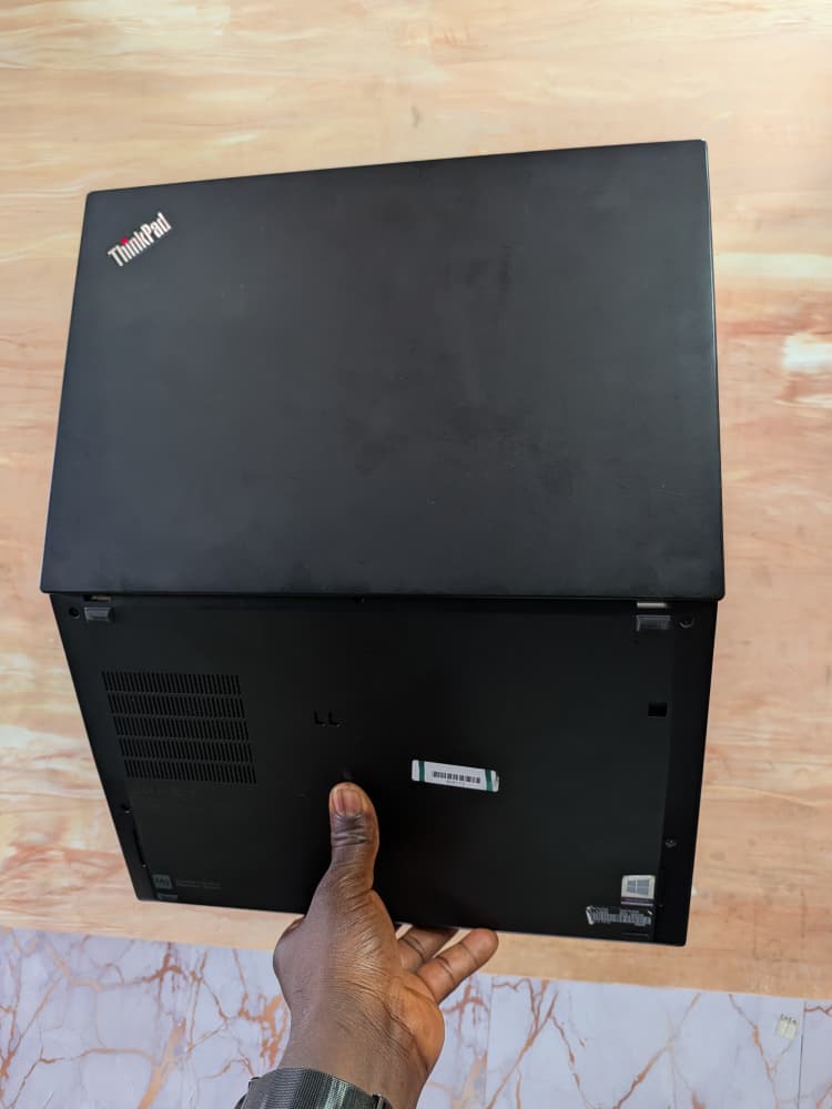 Lenovo Thinkpad T14s — photo 1