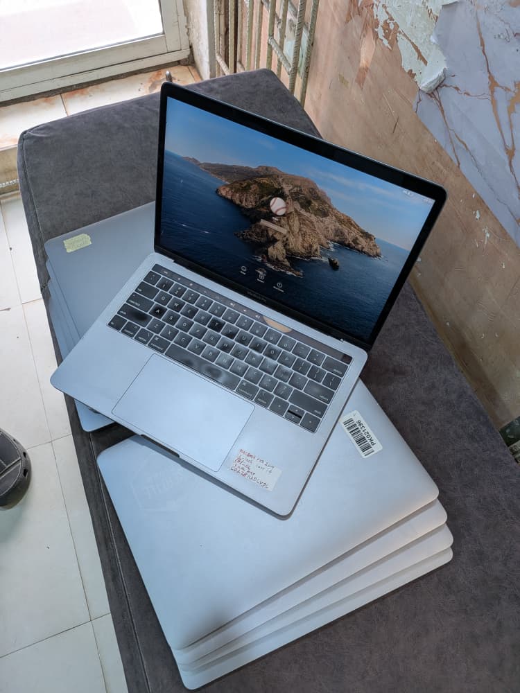 Apple MacBook Pro 2019 — photo 1