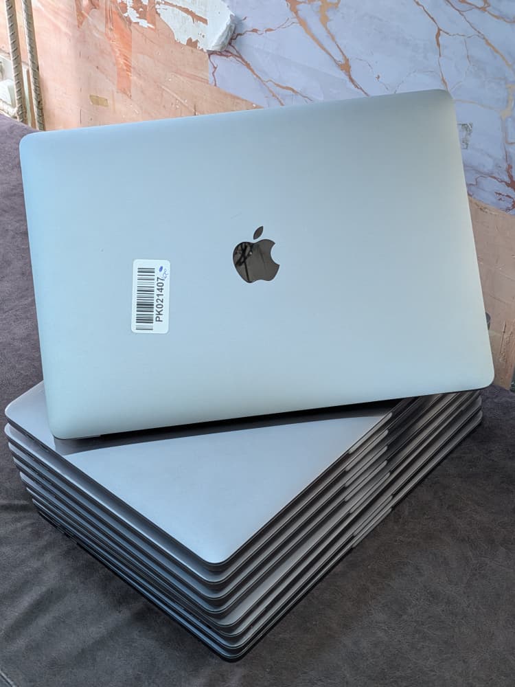 Apple MacBook Pro 2019 — photo 2