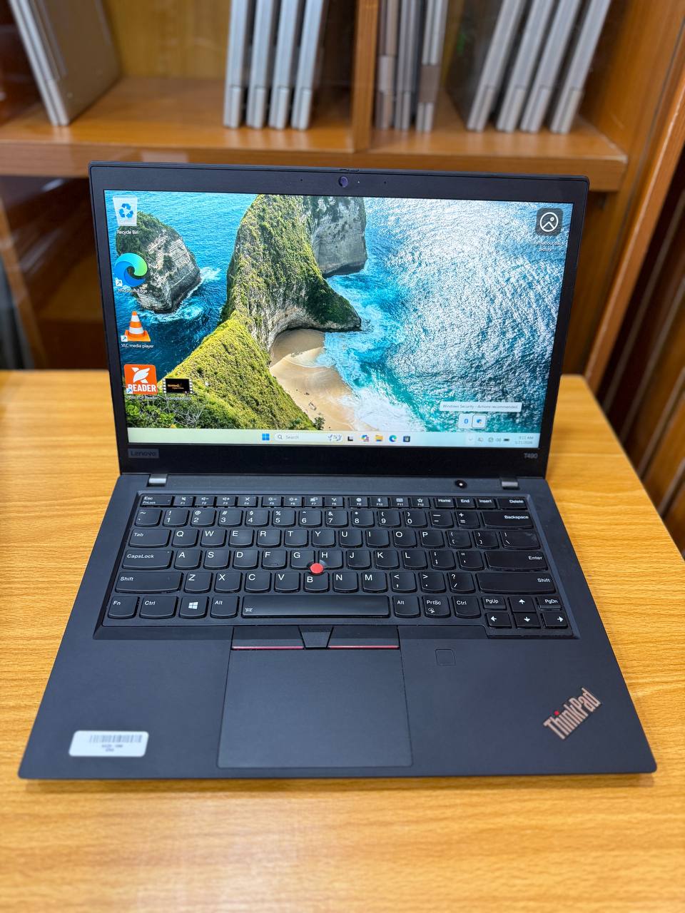 Lenovo Thinkpad T490 touchscreen — photo 1