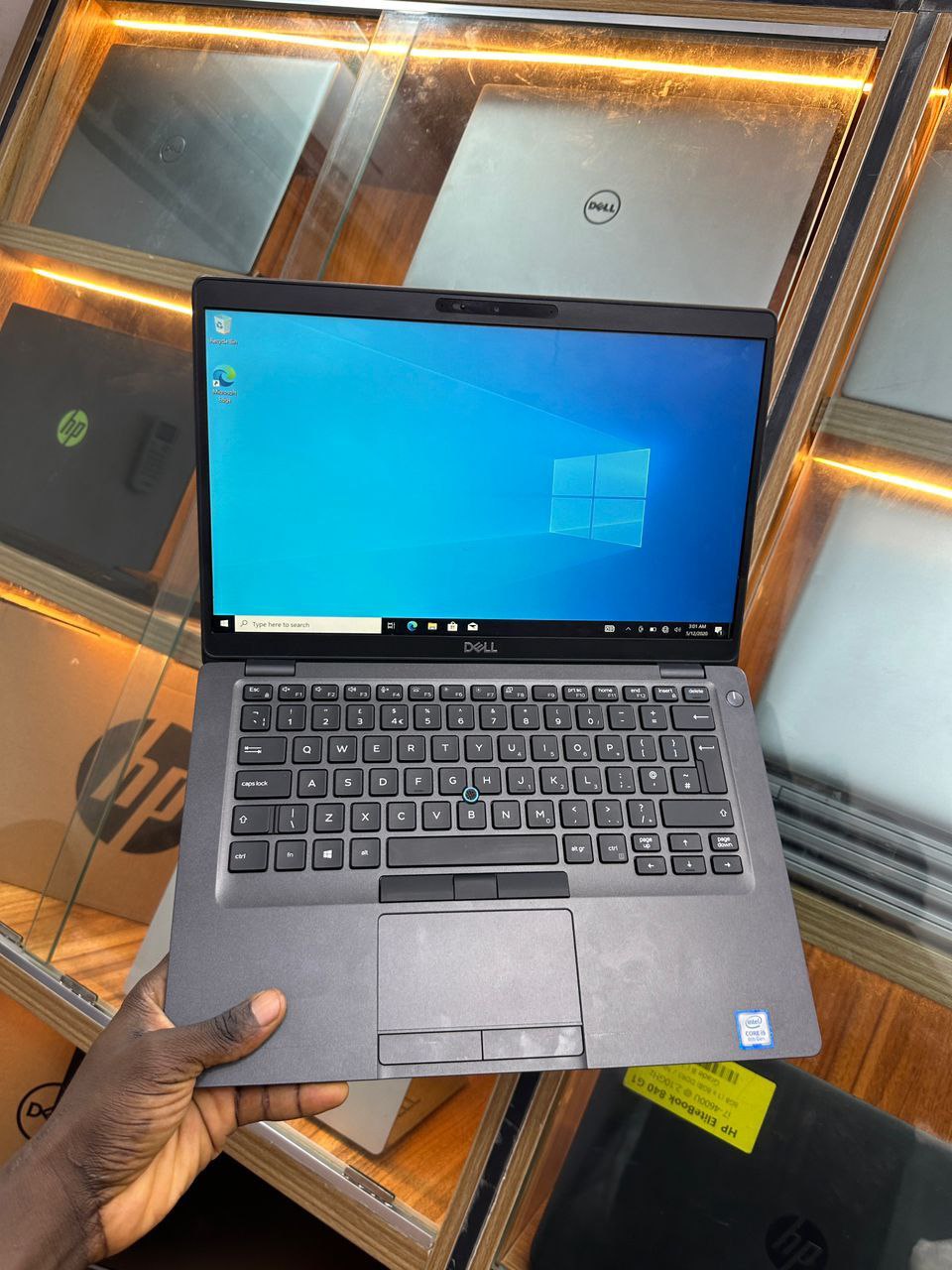 Dell latitude 5400 Touchscreen — photo 1