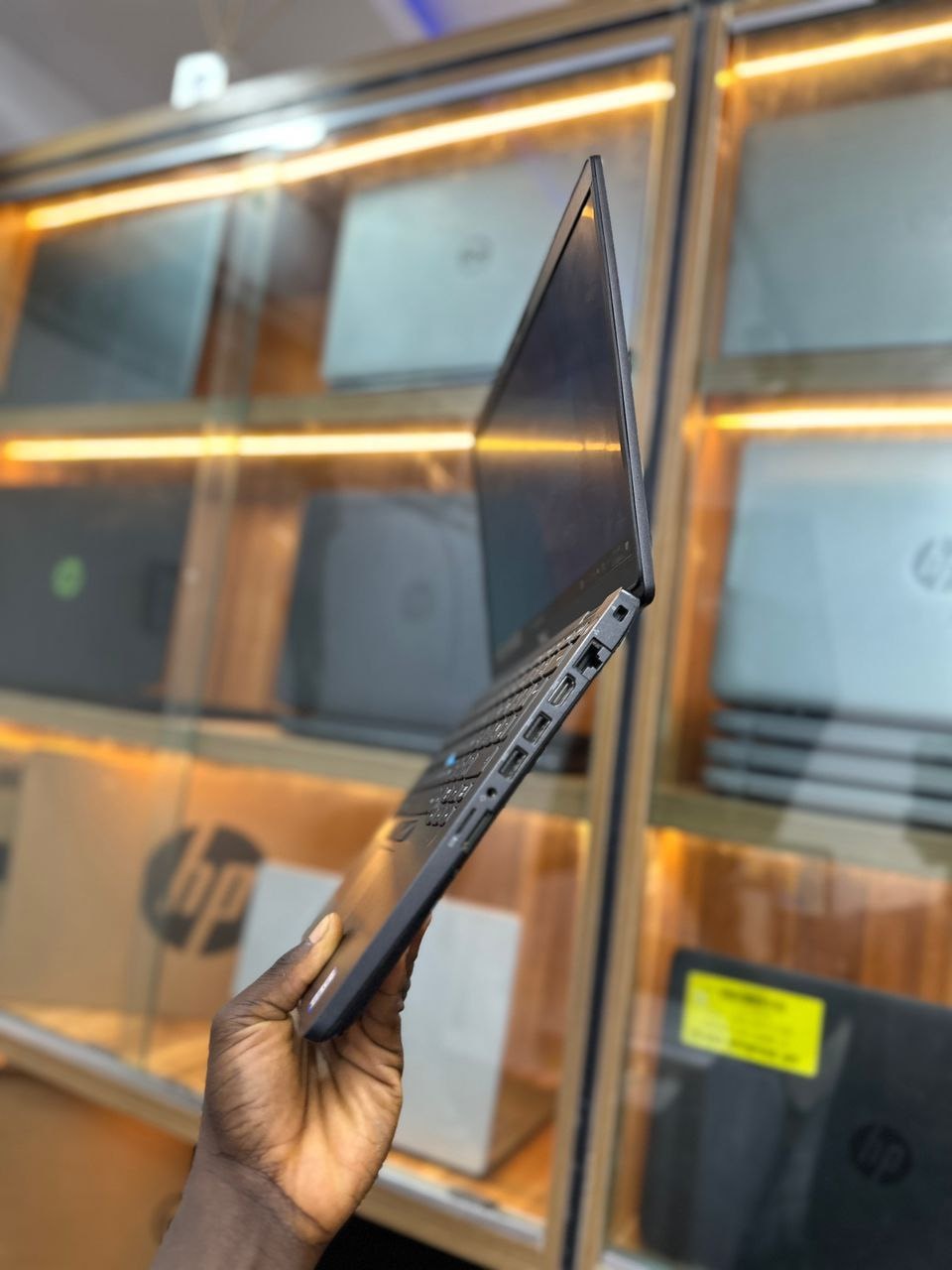 Dell latitude 5400 Touchscreen — photo 2