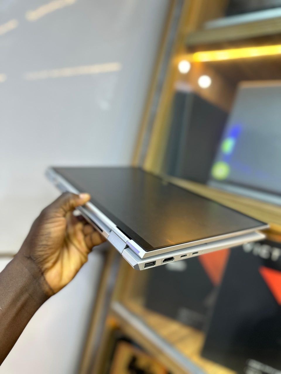 HP Elitebook 1040 G7 X360 — photo 4