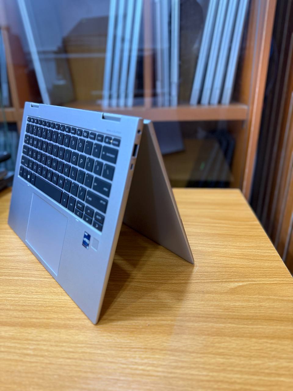 HP Elitebook 1040 G10 X360 — photo 4
