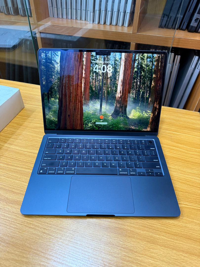 Apple Macbook Air 2024 — photo 1