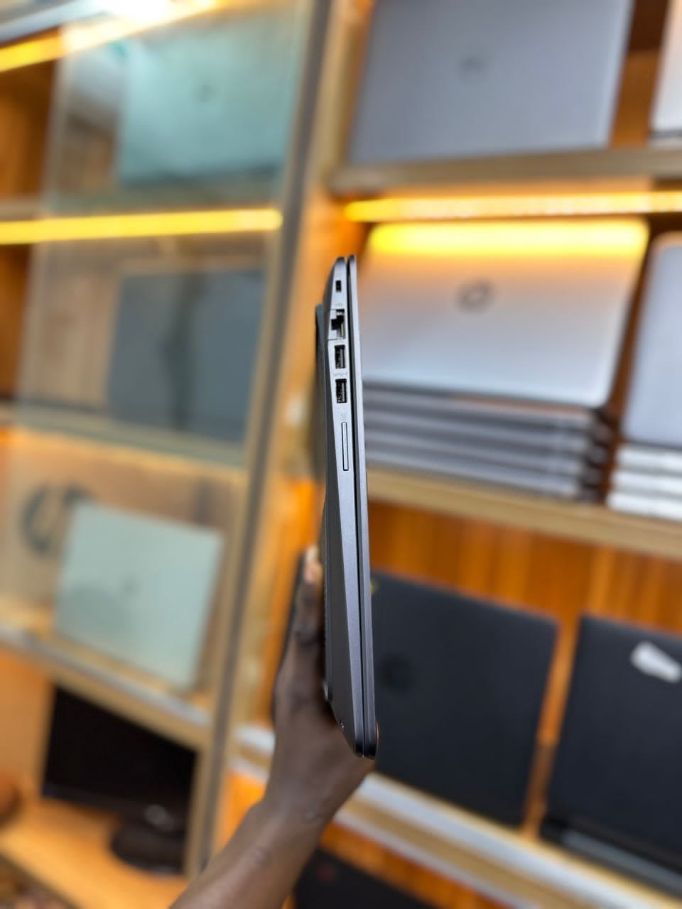 HP Zbook studio G3 Touchscreen — photo 2