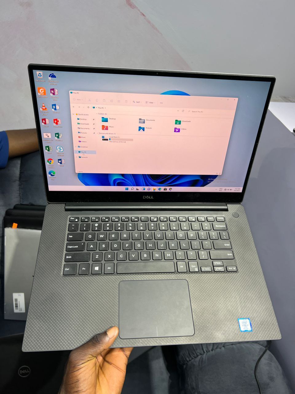 Dell Precision 5540 — photo 1