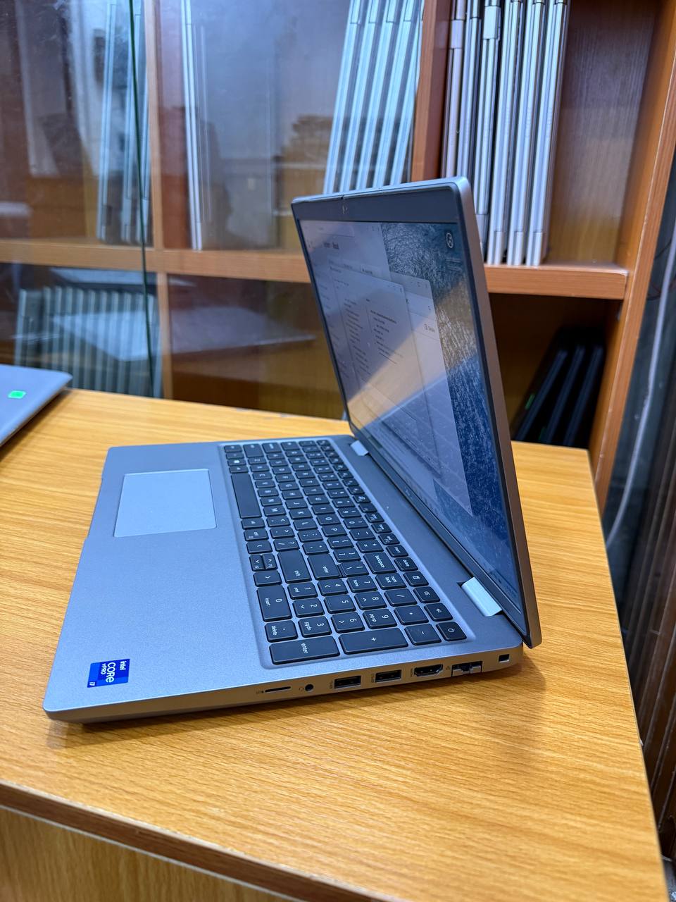 Dell Precision 3561 — photo 2