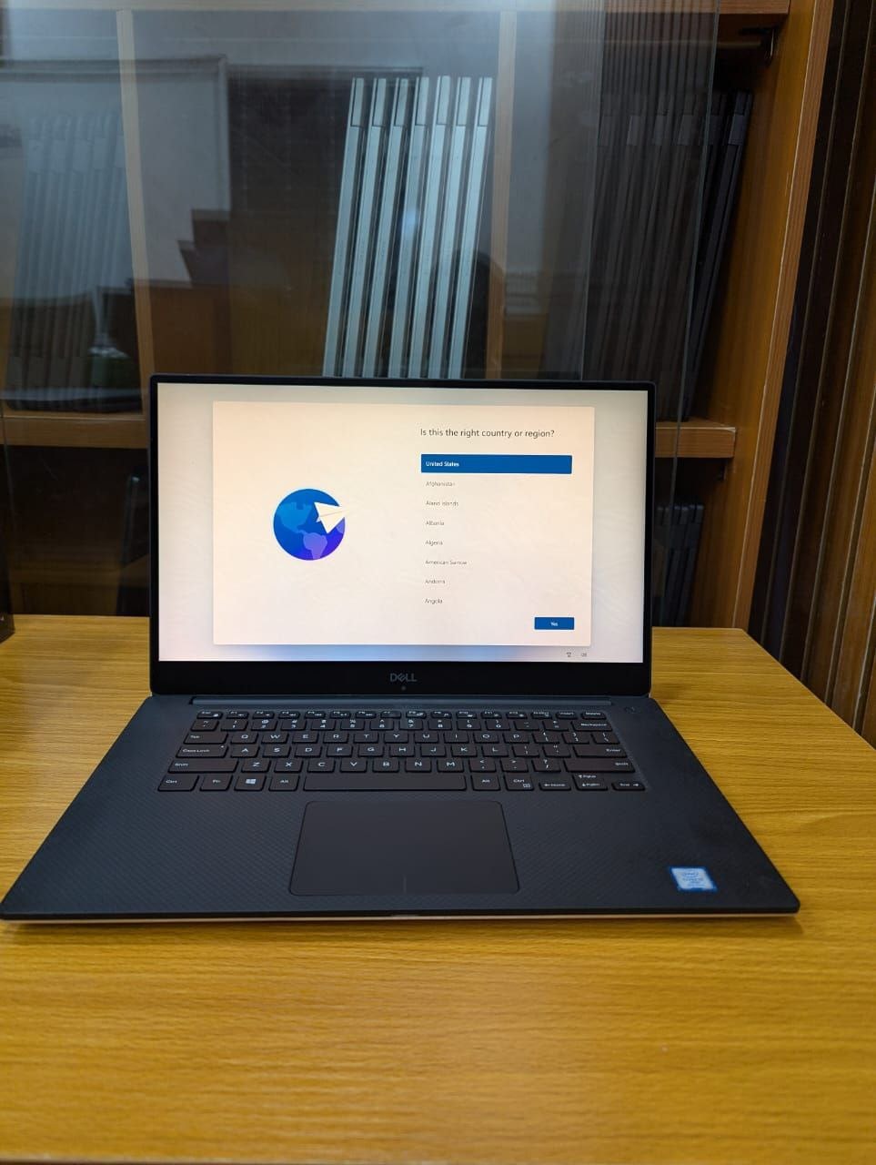 Dell Precision 5530 Touchscreen — photo 1