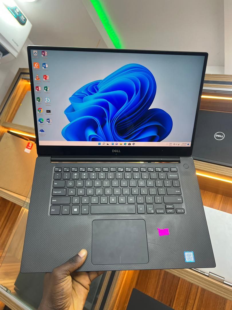 Dell XPS 9570 touchscreen — photo 2
