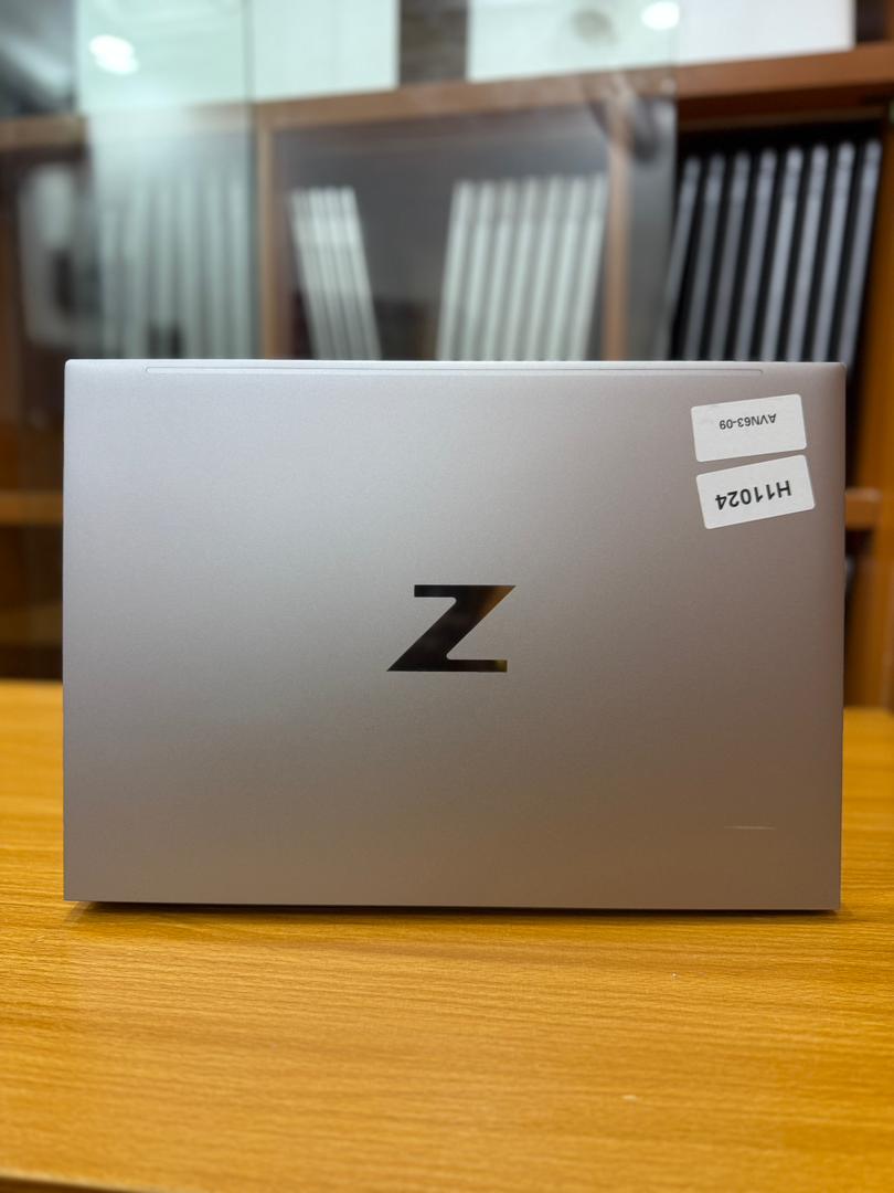 HP Zbook Firefly 16 G9 — photo 2