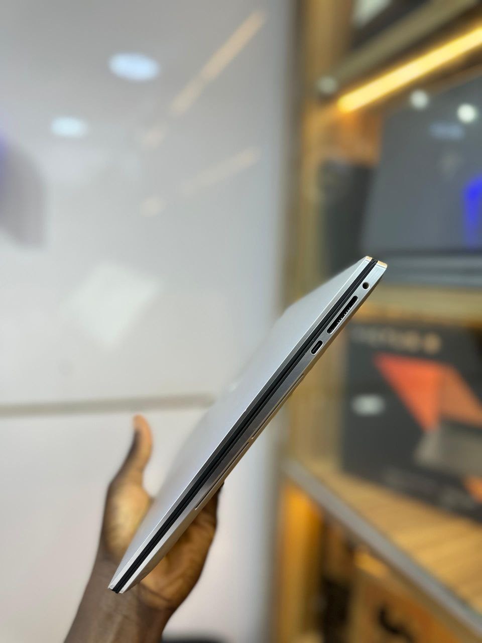Dell XPS 15 9500 Touchscreen — photo 3